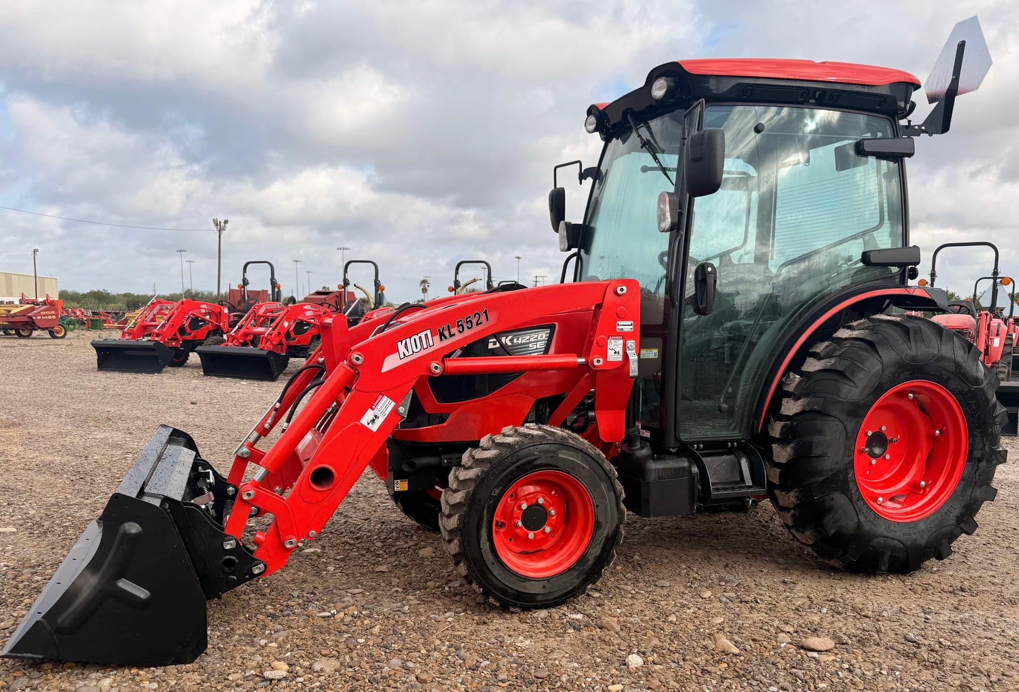 2025 KIOTI DK4220SEHCB